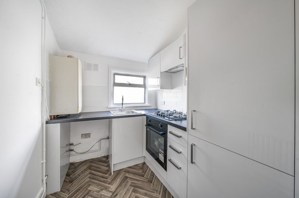 Property photo 3 of 16 Kitchen