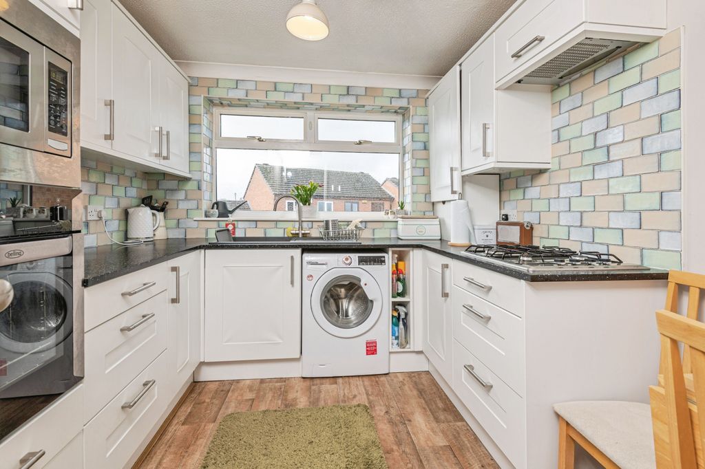 Property photo 3 of 15 Kitchen