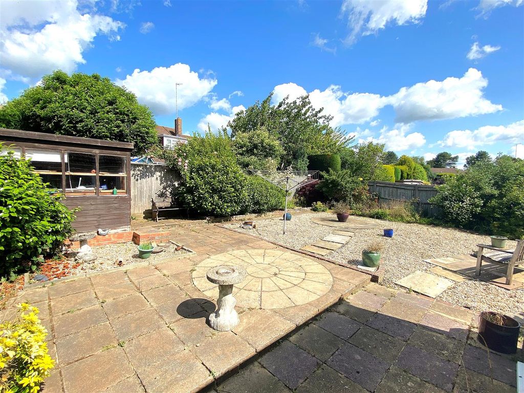 Property photo 2 of 16 16 Eastergate - Garden1 To Use.Jpg