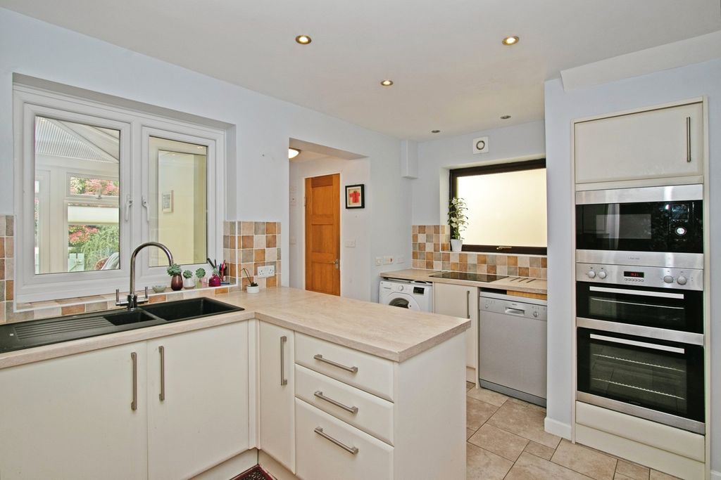 Property photo 3 of 20 Pbox-Img.Jpg