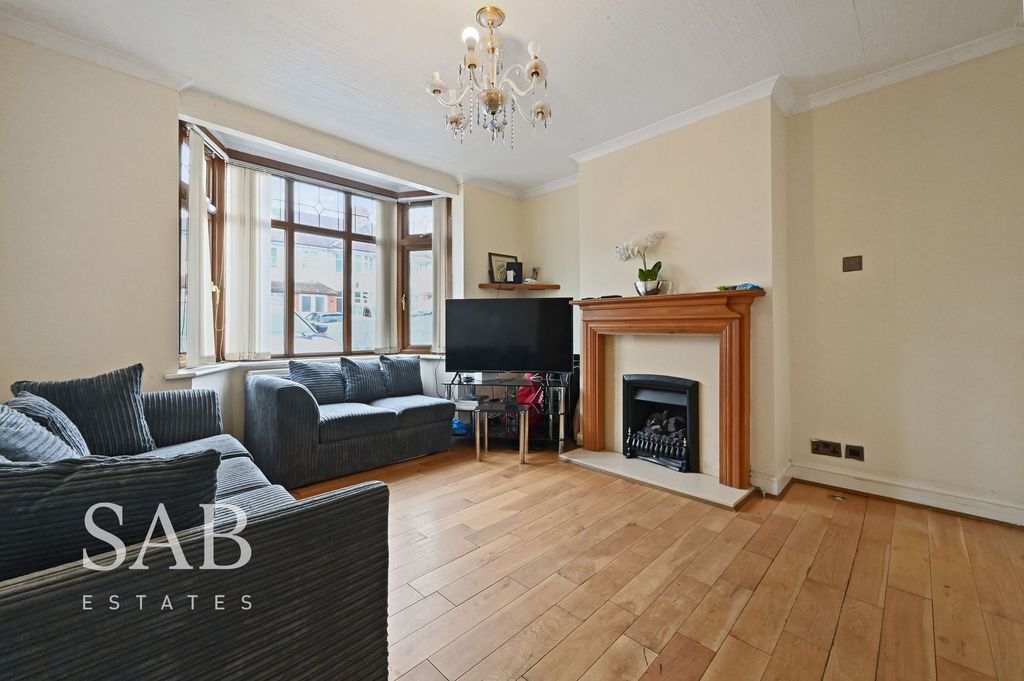 Property photo 2 of 11