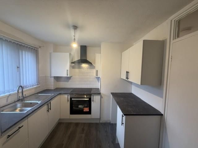 Property photo 1 of 9 Kitchen