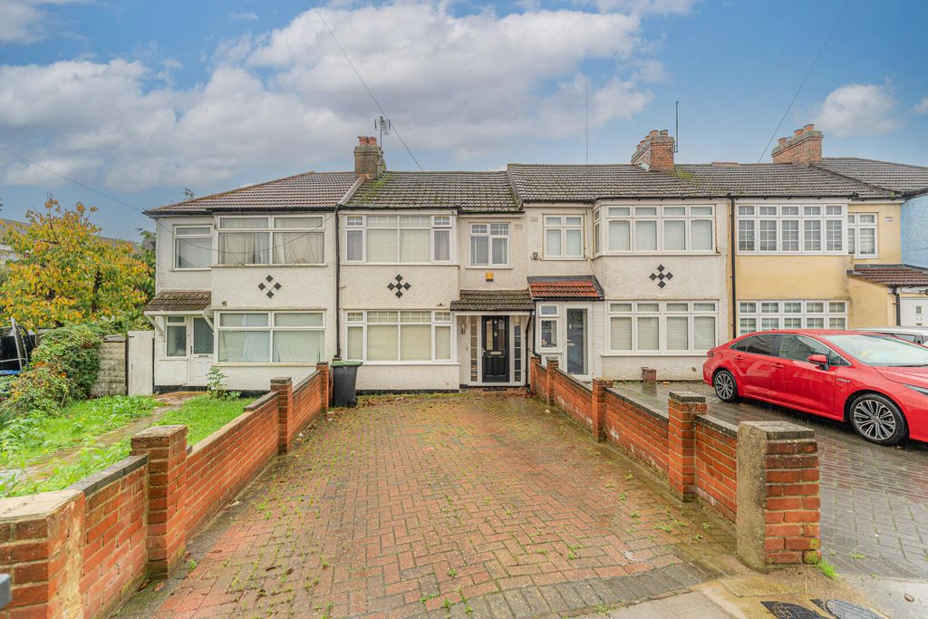 Property photo 1 of 21 Front (Exterior)