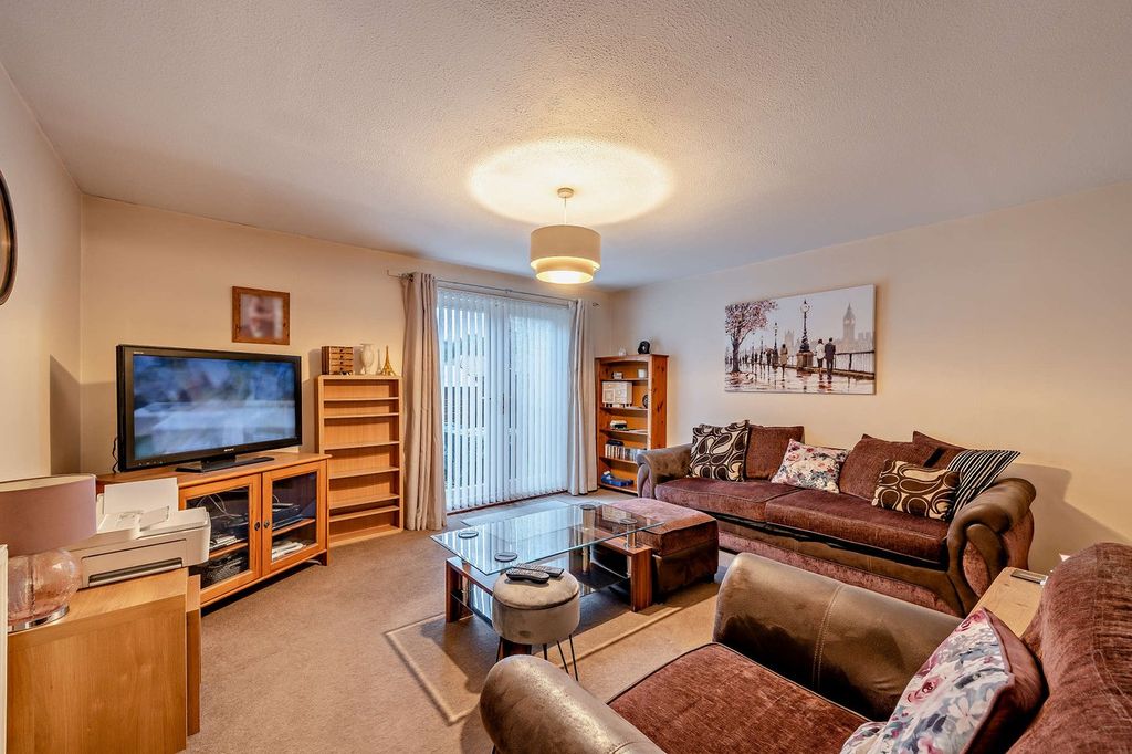 Property photo 2 of 22