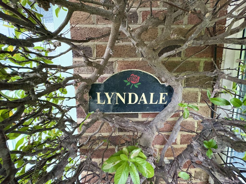 Property photo 2 of 23