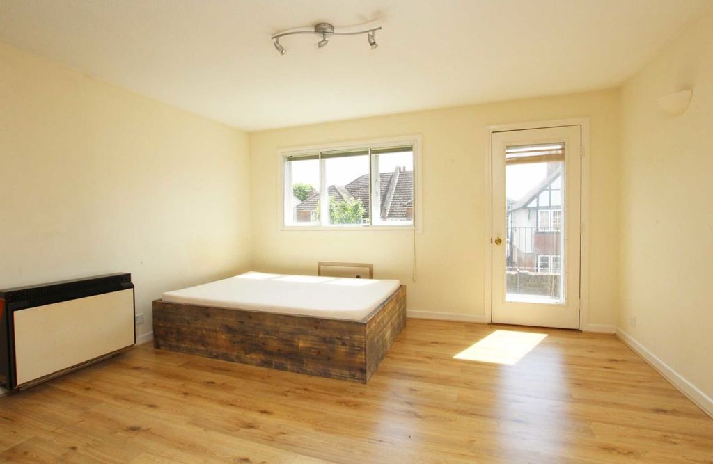 Property photo 2 of 5