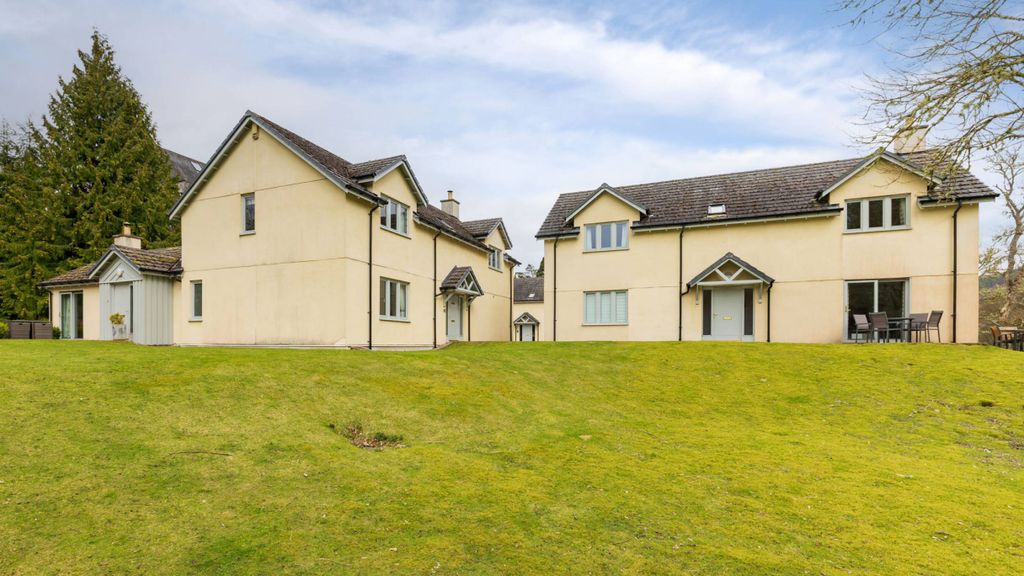 Property photo 1 of 23