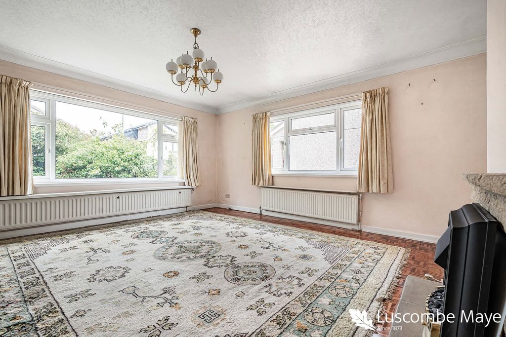 Property photo 3 of 11