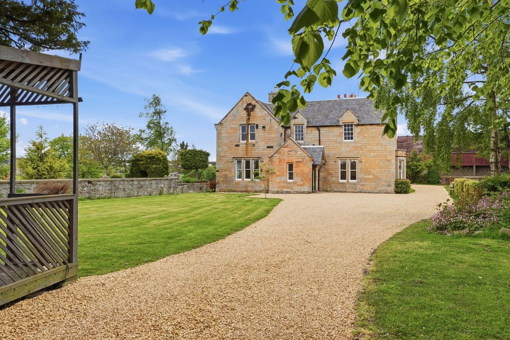 Property photo 1 of 32