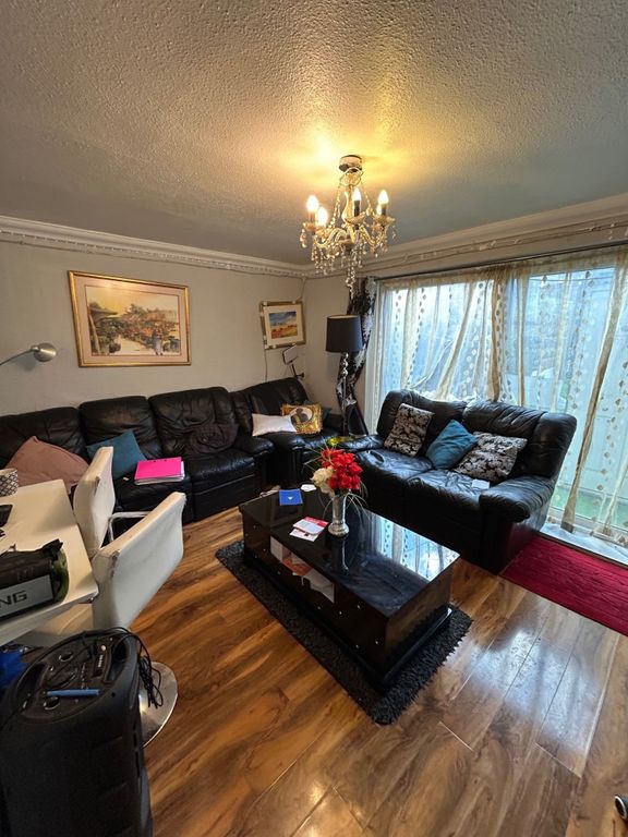 Property photo 2 of 9 Reception