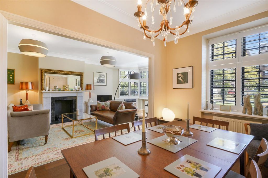 Property photo 3 of 20 Glenalmond House