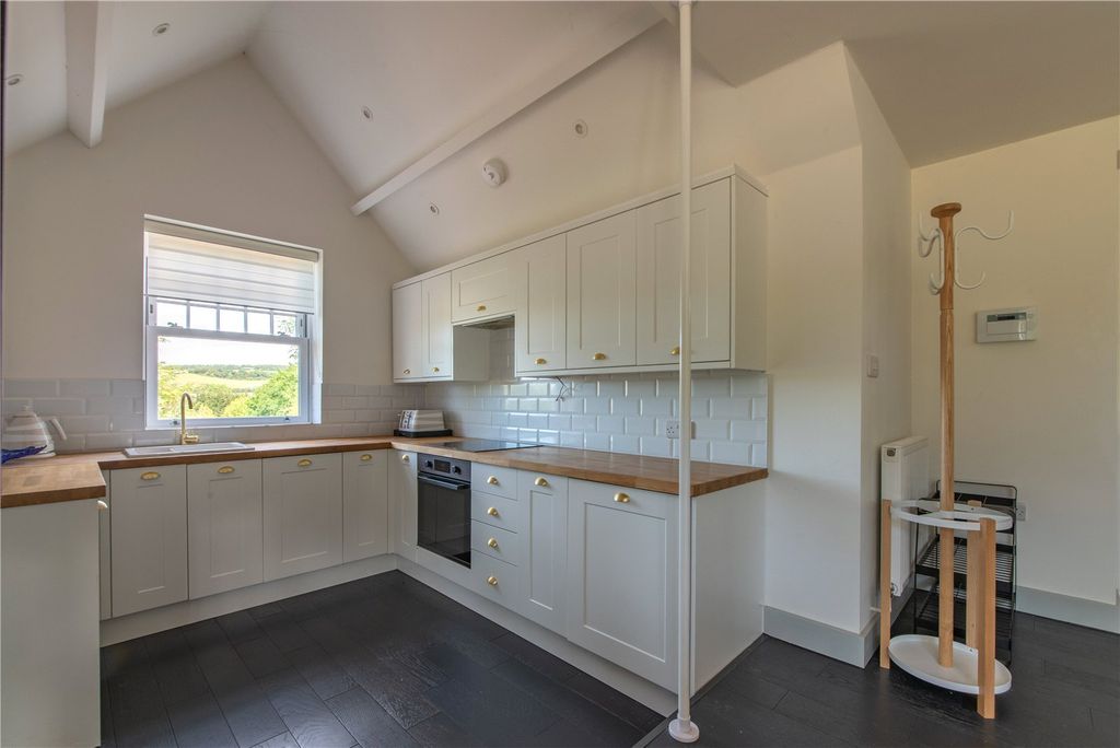 Property photo 3 of 13 Kitchen
