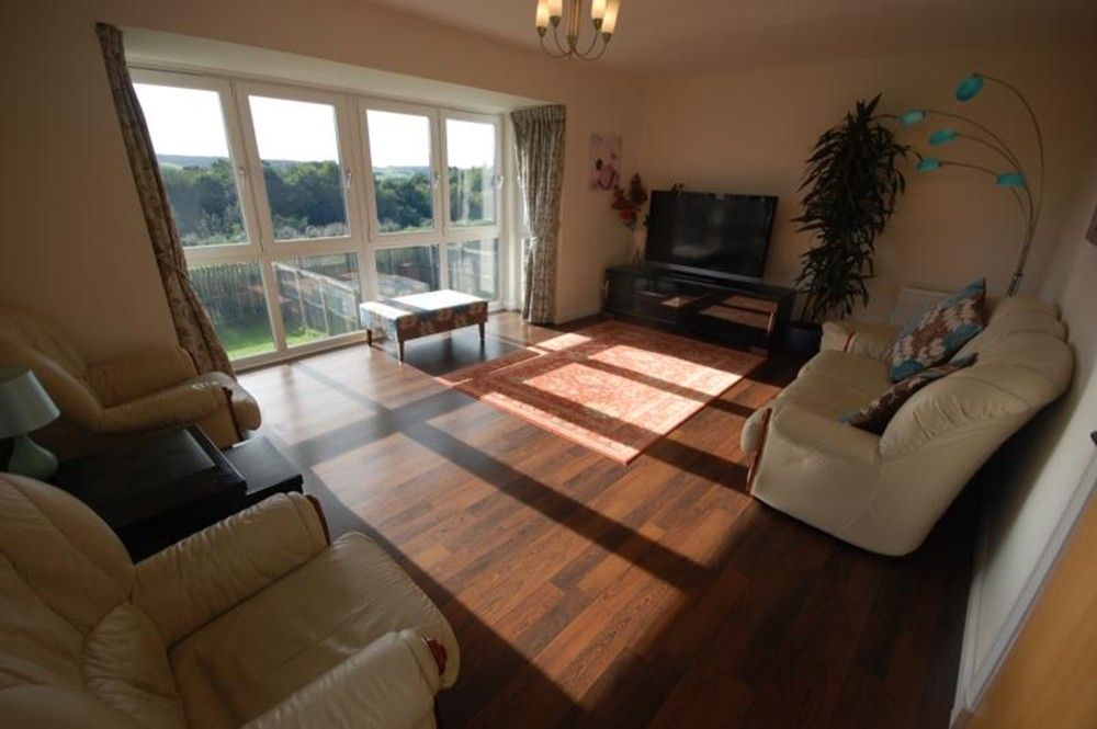 Property photo 3 of 12 1Ww 6