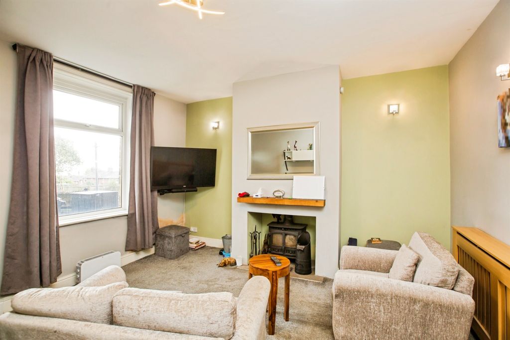 Property photo 2 of 13