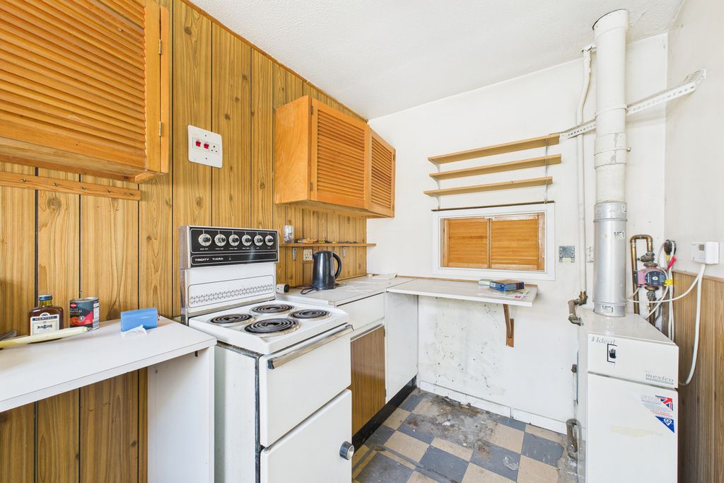 Property photo 3 of 14