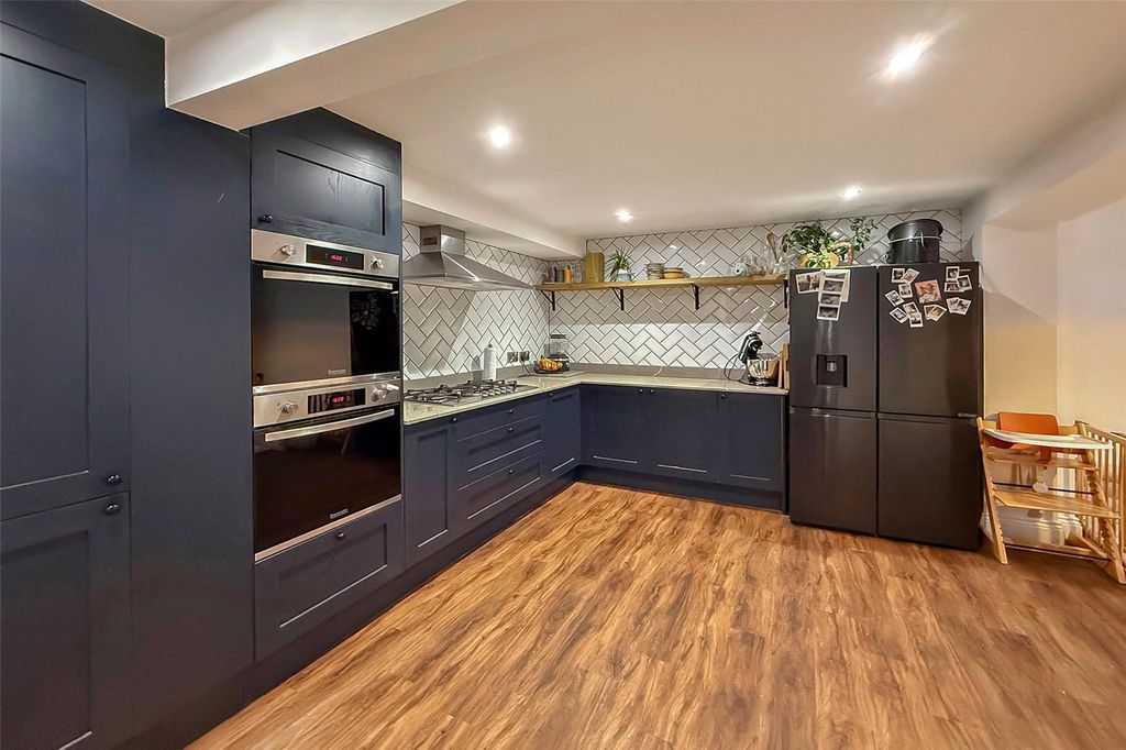 Property photo 3 of 24 Picture No. 38