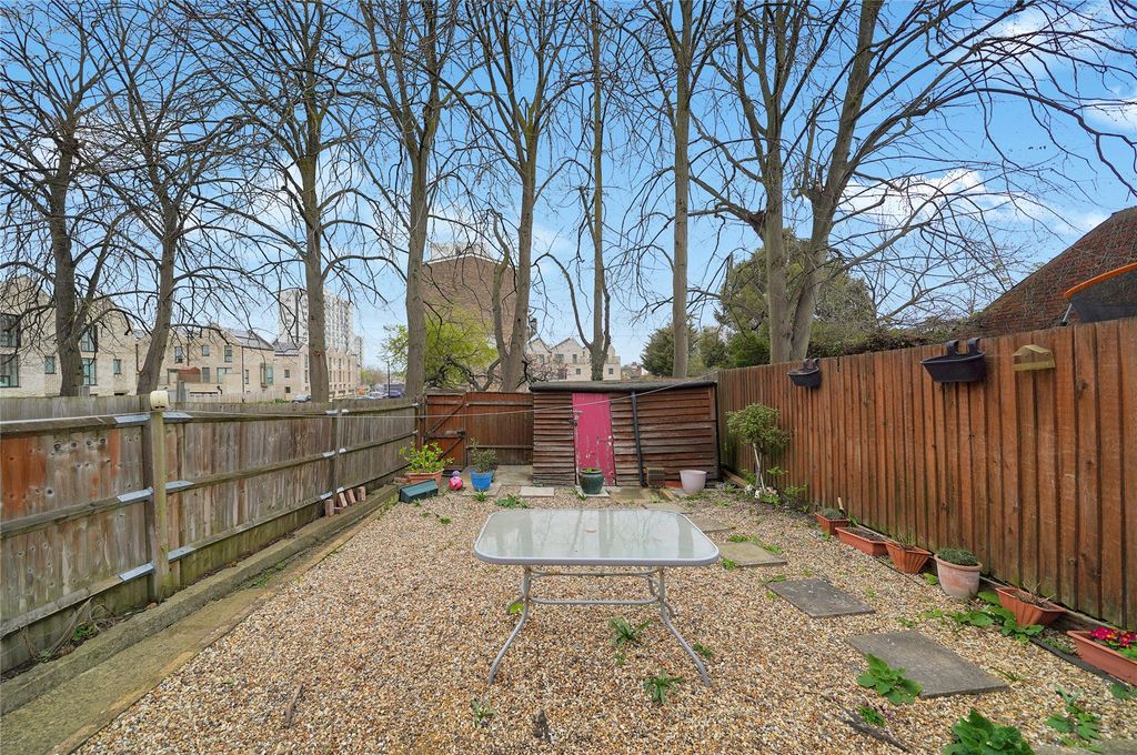 Property photo 3 of 17 Picture No. 22