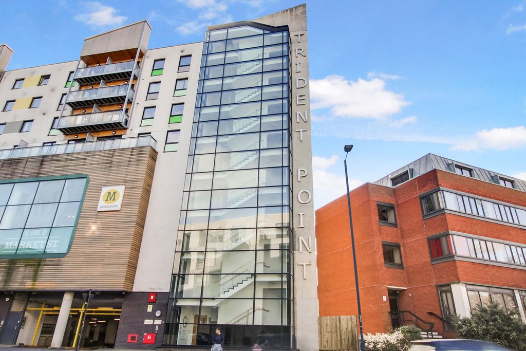 Property photo 1 of 12