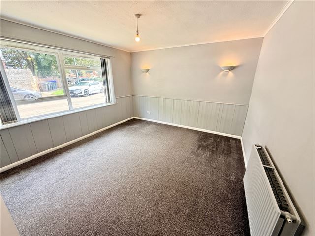 Property photo 2 of 9 Lounge