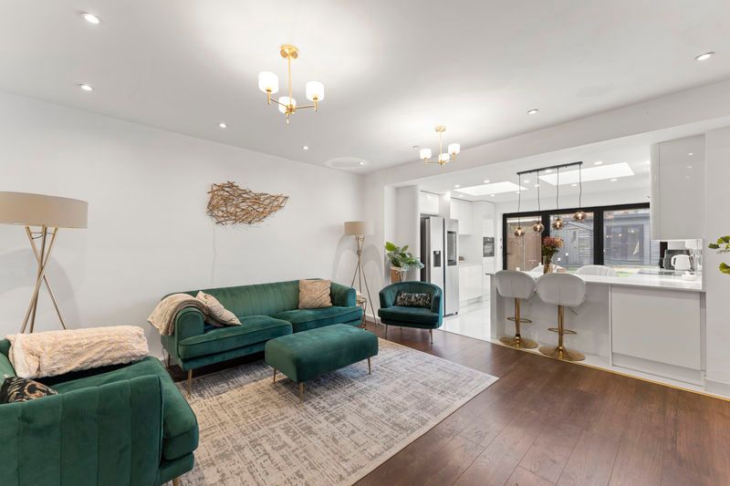 Property photo 3 of 17 Photo 1