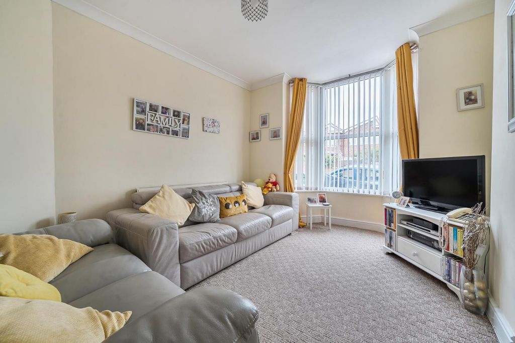 Property photo 1 of 19 1362957-8-68F10530872Ea.Jpg