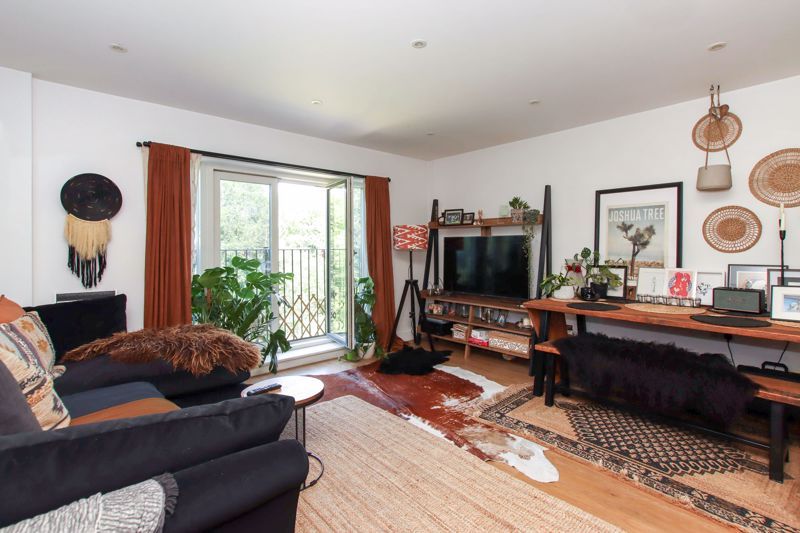 Property photo 3 of 11 Photo 8
