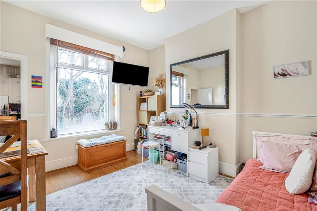 Property photo 3 of 5