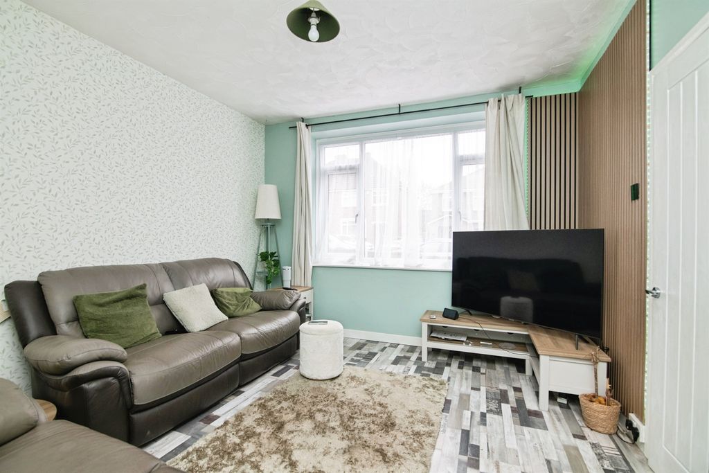 Property photo 2 of 20