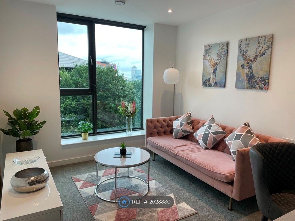 Property photo 1 of 16 Livingroom 01