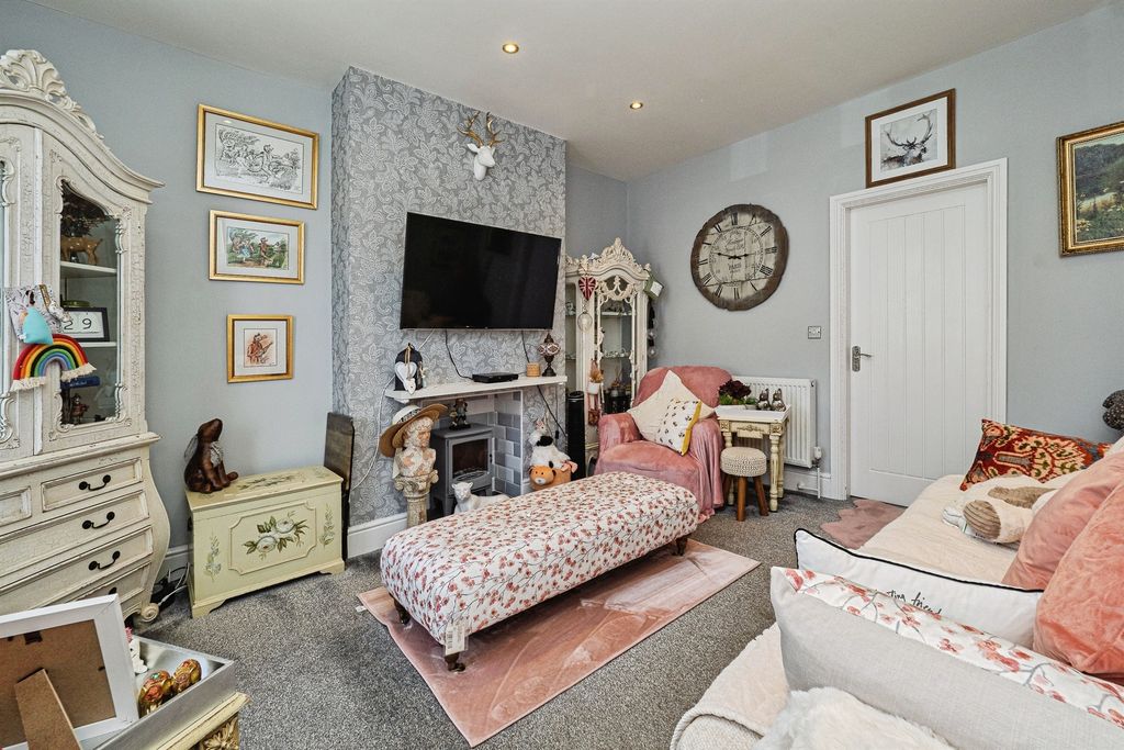Property photo 2 of 16