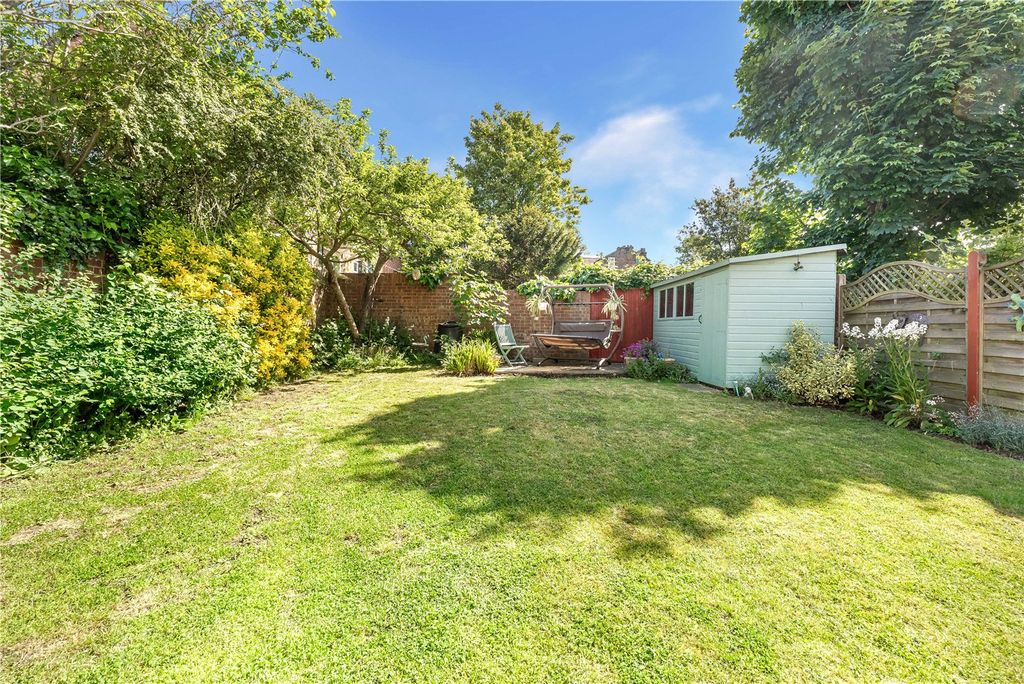 Property photo 2 of 17 Picture No. 15