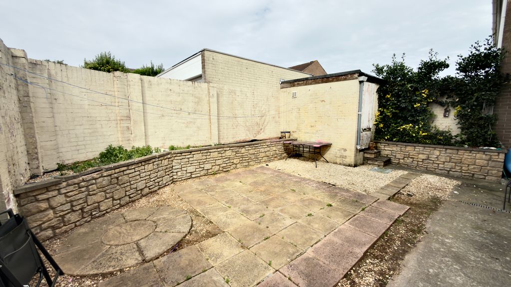 Property photo 2 of 23