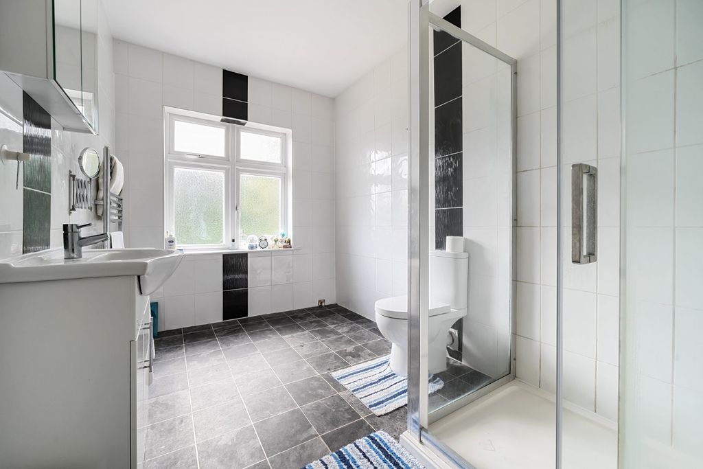 Additional image 13 of 5 bed detached house for saleBassett Avenue, Bassett, Southampton, Hampshire SO16