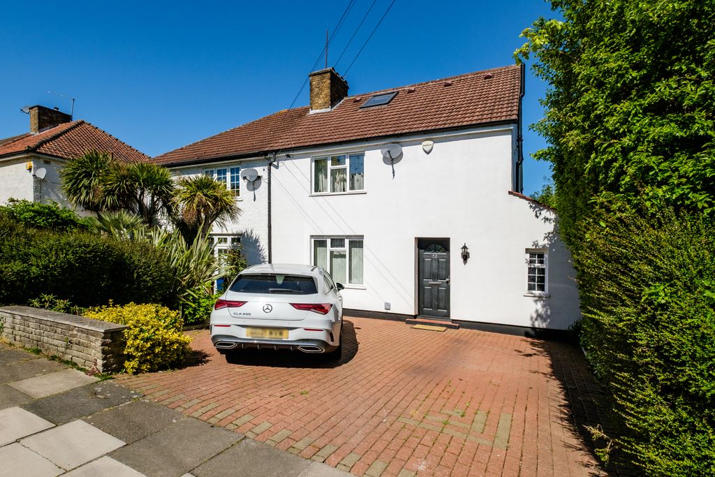 Property photo 1 of 28