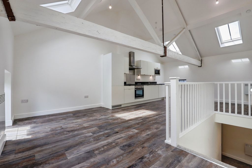 Property photo 2 of 11 Pbox-Img.Jpg