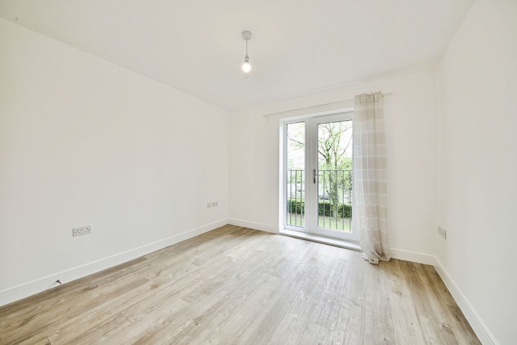 Property photo 3 of 9 Pbox-Img.Jpg