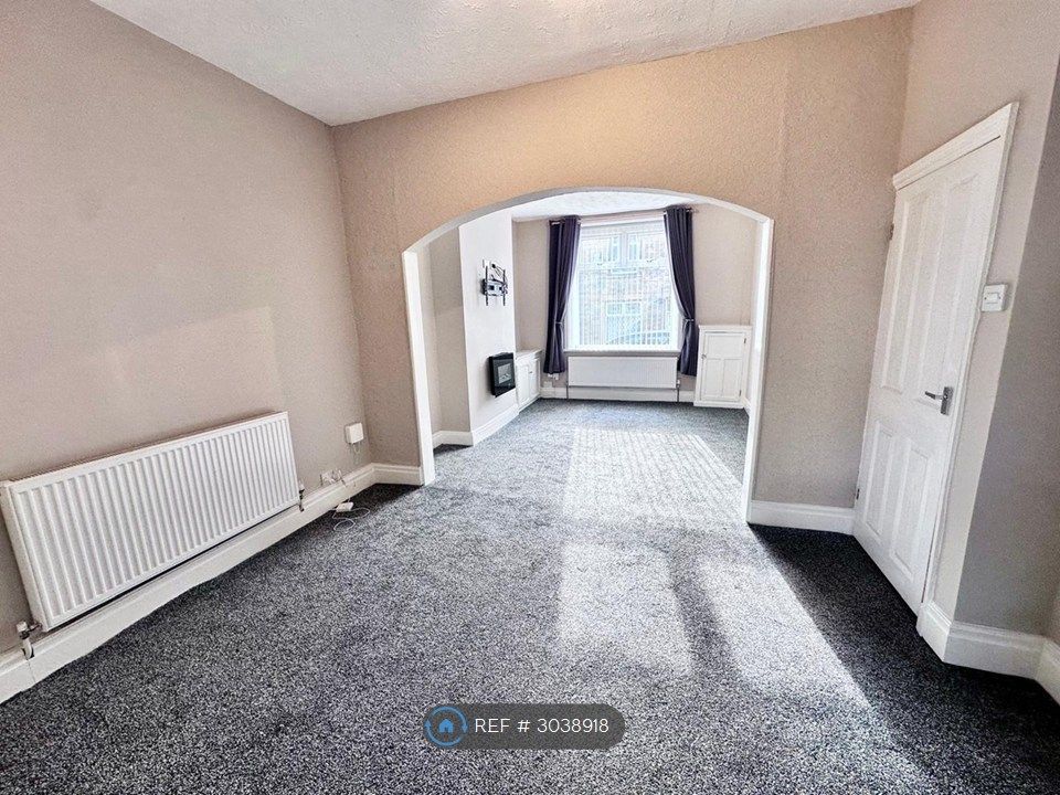 Property photo 2 of 28