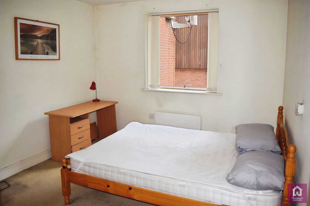 Property photo 3 of 8 Pbox-Img.Jpg
