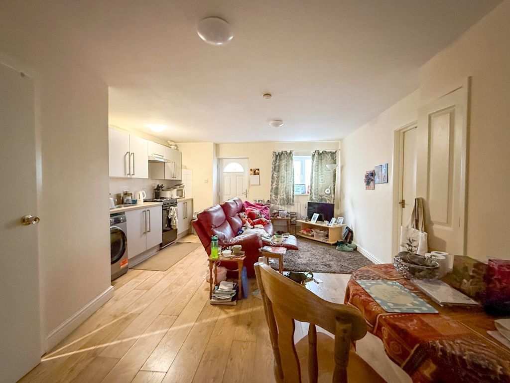 Property photo 3 of 9 4841666