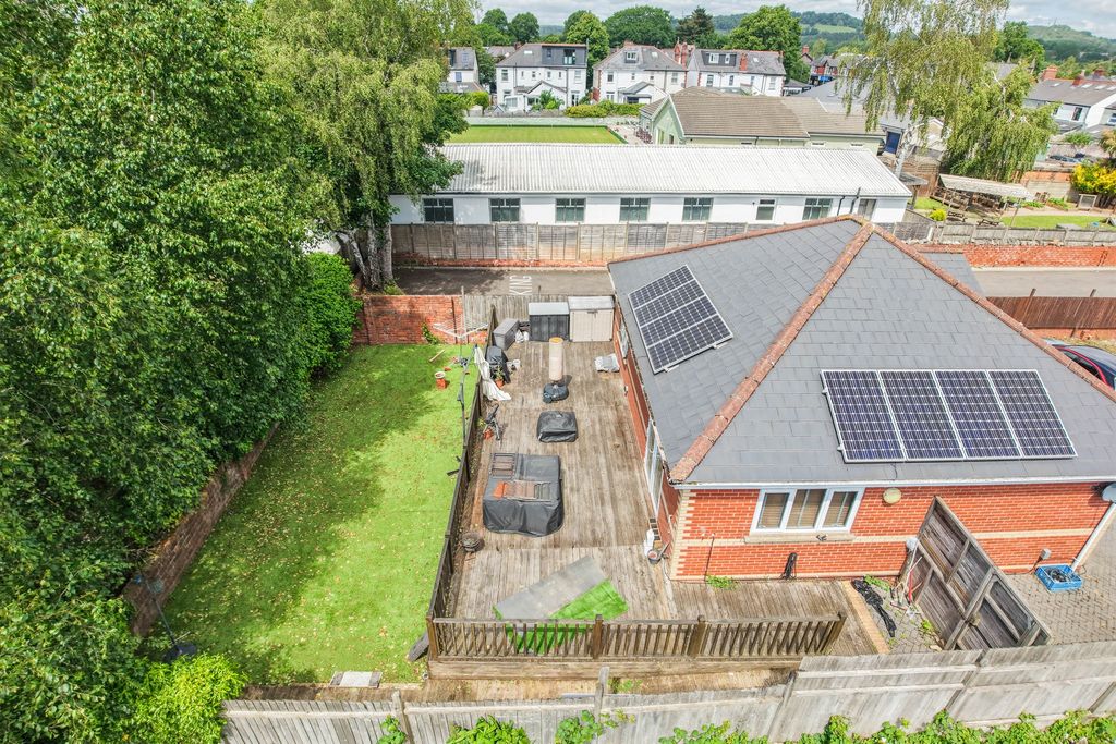 Property photo 2 of 33