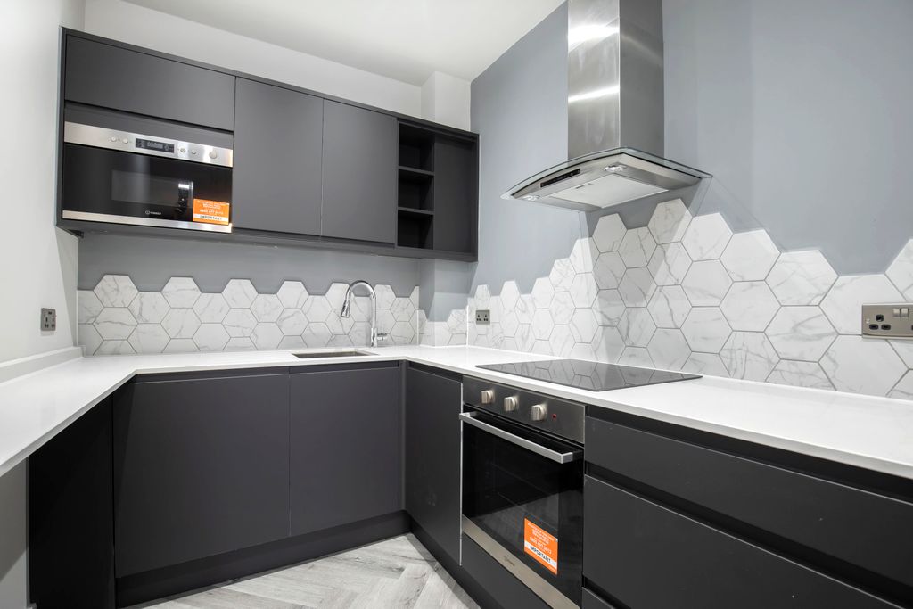 Property photo 1 of 8 Flat 11, Buckingham Court-06