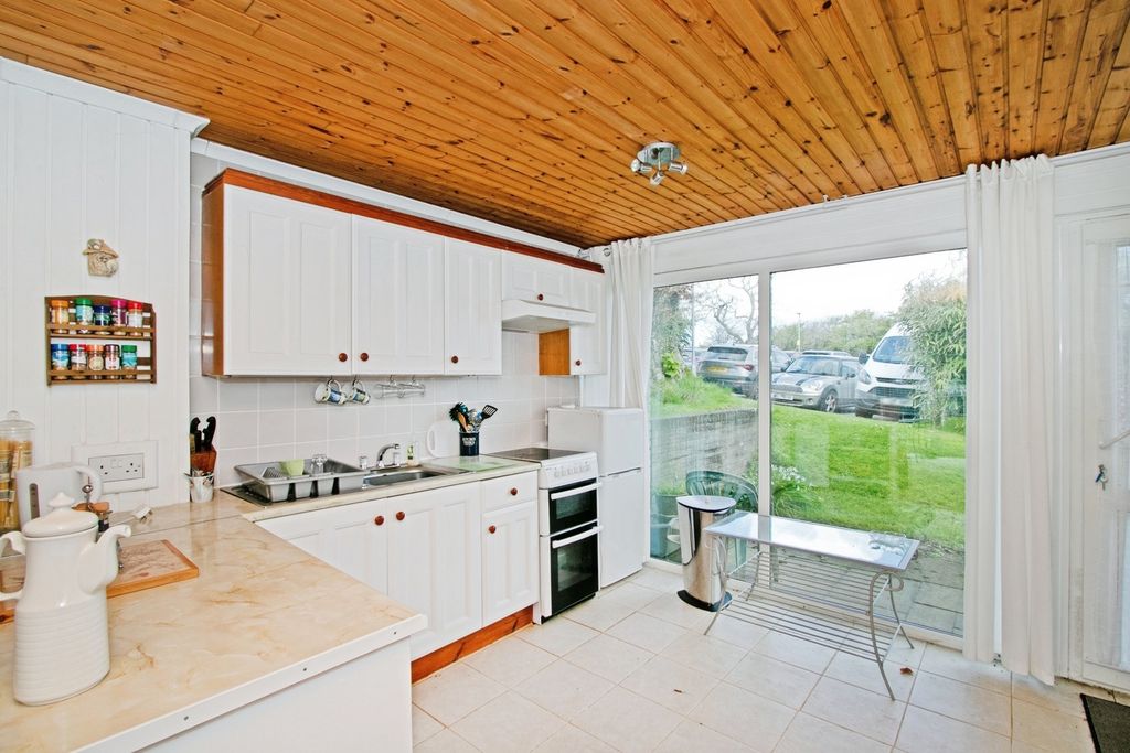 Property photo 2 of 17 Kitchen/Dining Room