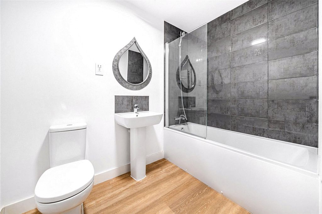 Additional image 8 of 2 bed flat for saleArmistice Gardens, Centenary Way, Penzance, Cornwall TR18