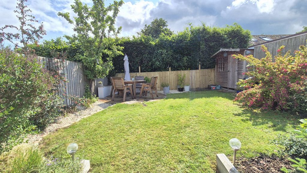 Property photo 2 of 28