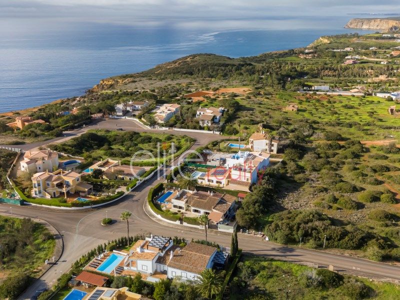 Property photo 1 of 30