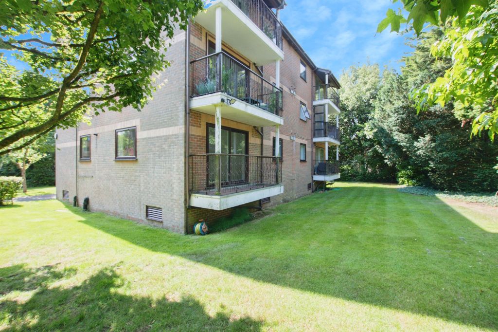 Property photo 1 of 17