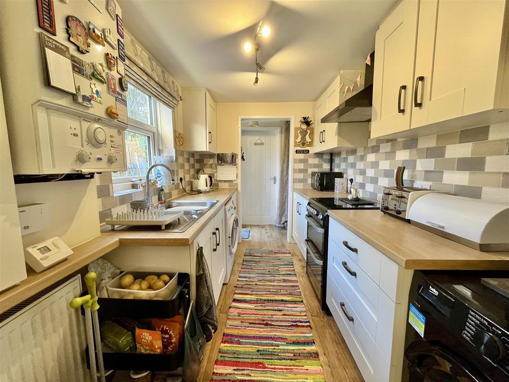 Property photo 2 of 14
