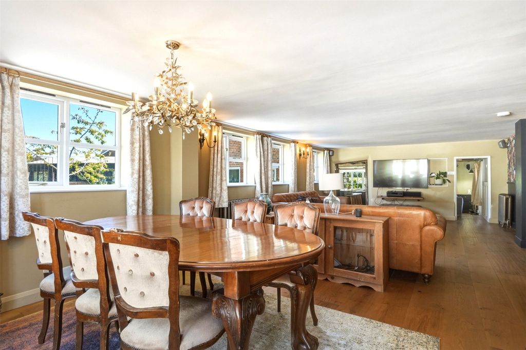 Property photo 3 of 19 Dining Room