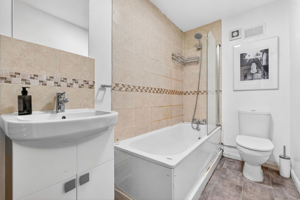 Property photo 2 of 14 Photo 11