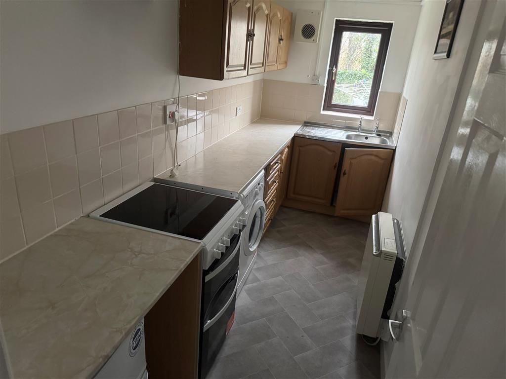 Property photo 2 of 5 Kitchen